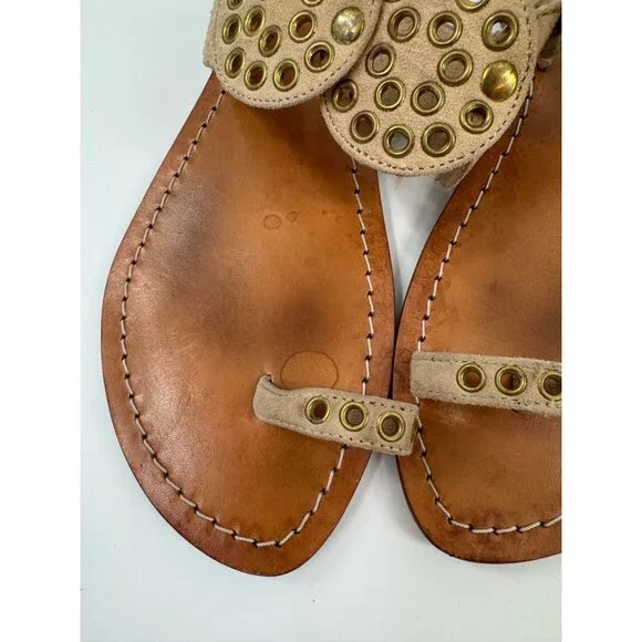 Mystique Womens Size 9 Tan Leather Sandals With Gold Stud Accents - Picture 7 of 11